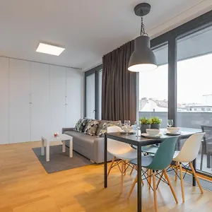  Apartament Oscar With Garage