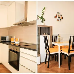  Apartament Yellow Few Steps From Metro