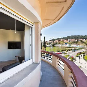 New Parkview/cityview Apartment Split